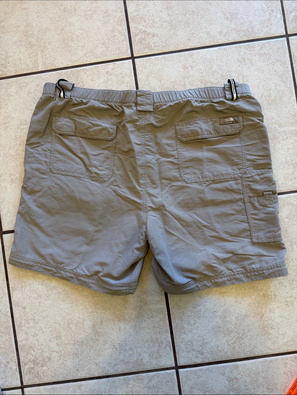 The North Face Olive Green Men's Cargo Shorts with Integrated Belt - Picture 7 of 8